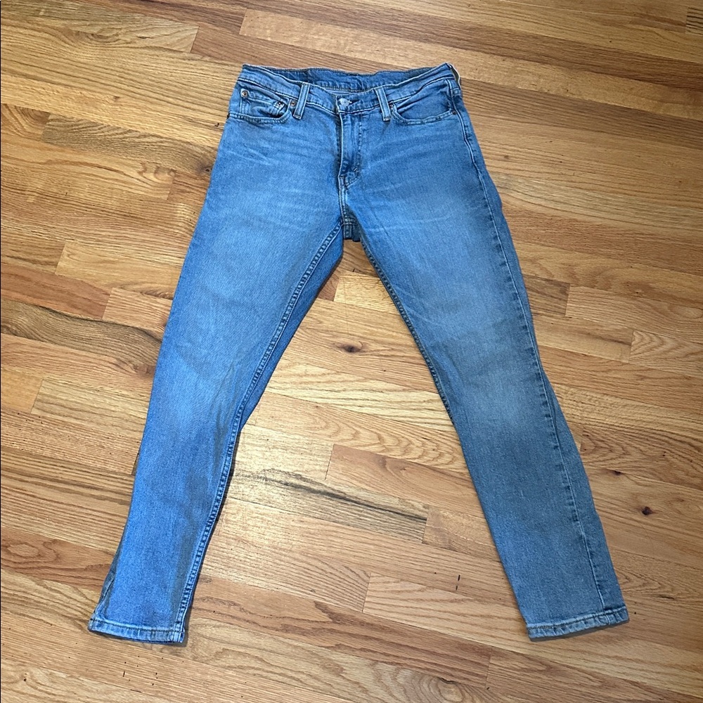 Levi's Classic Blue Jeans with Red Tag